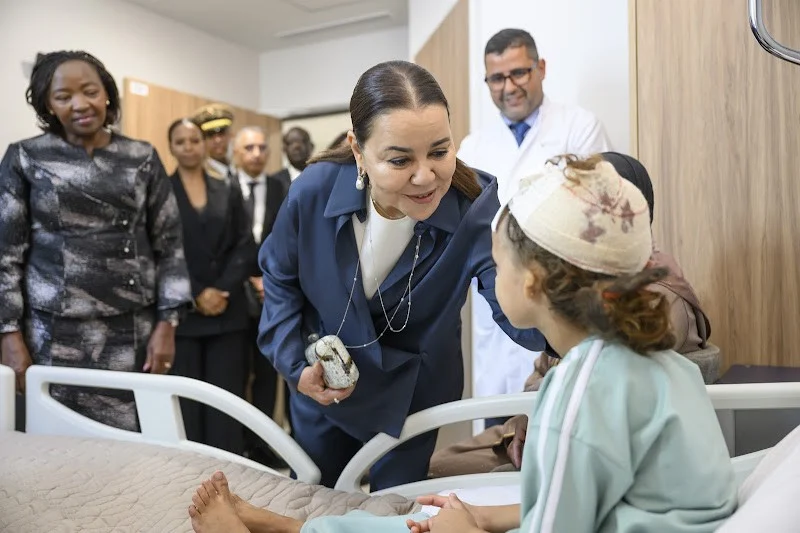 الأميرة للا أسماء تزور أطفالا مغاربة وبنميين استفادوا من زراعة القوقعة الأميرة للا أسماء تزور أطفالا مغاربة وبنميين استفادوا من زراعة القوقعة